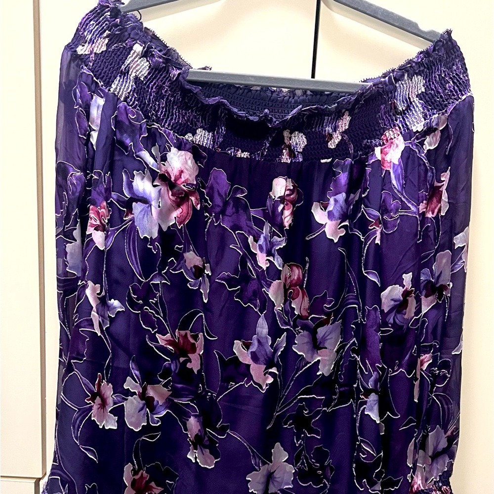 Off the shoulder blouse in excellent used condition.